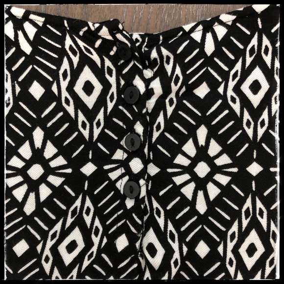 🖤 🔲 ⚫️ Fun Patterned Divided Dress ⚫️ 🔲 🖤 - Picture 4 of 6